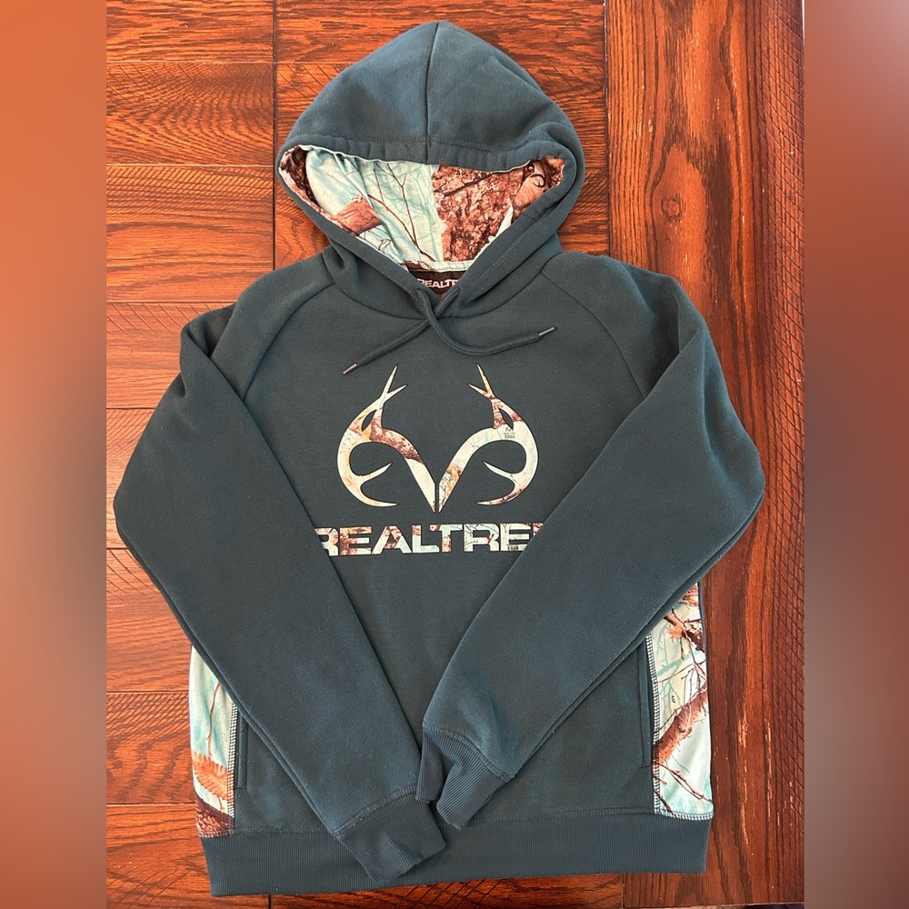 Realtree Men’s Green/ Camo Hoodie